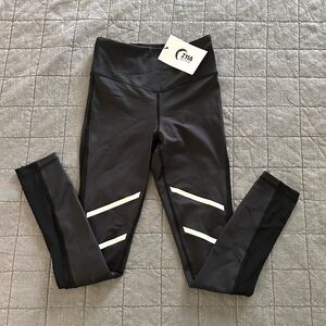 ZYIA Black Reflective Light n Tight leggings (NWT)